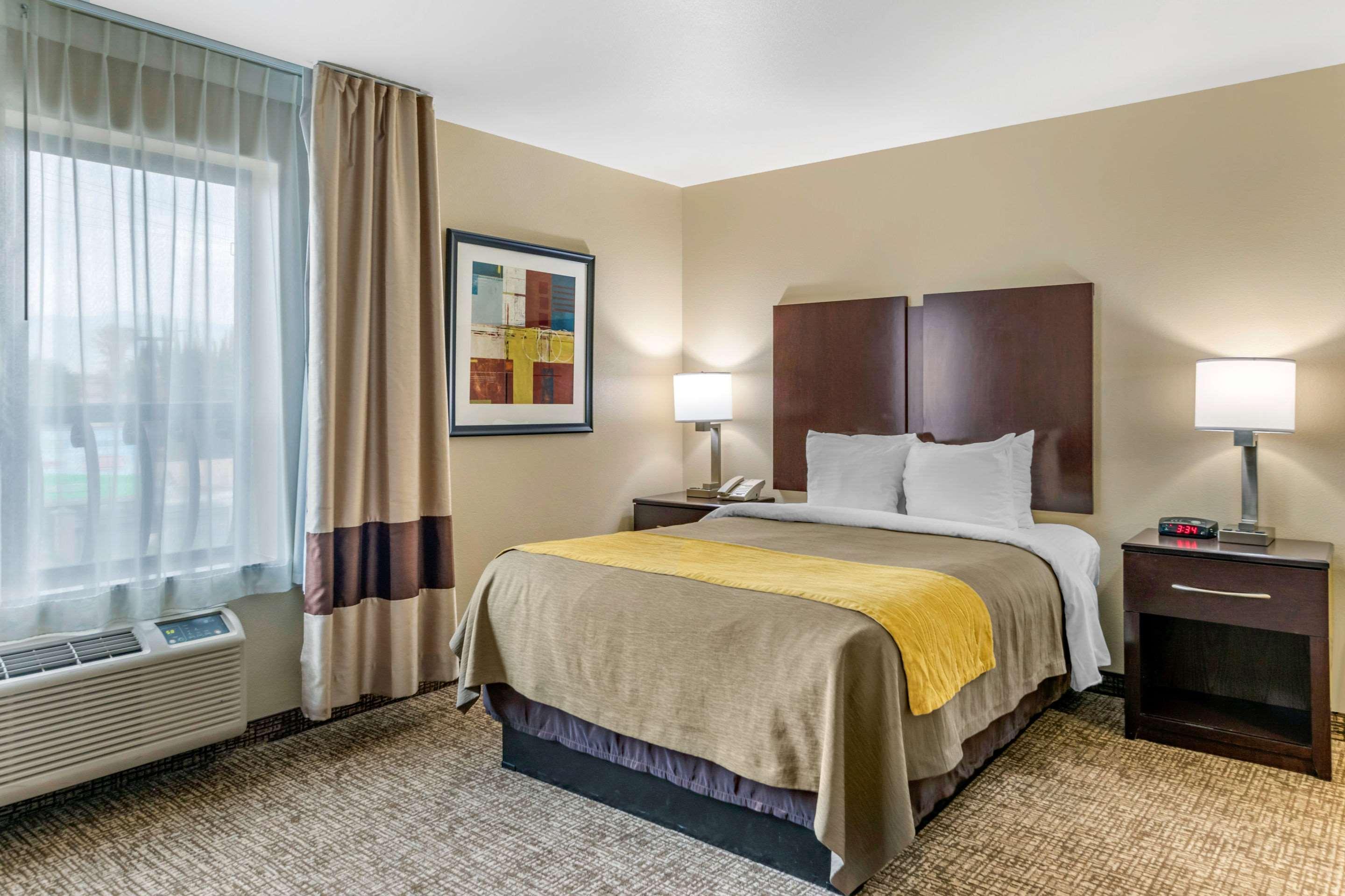 Comfort & Hotel Colton